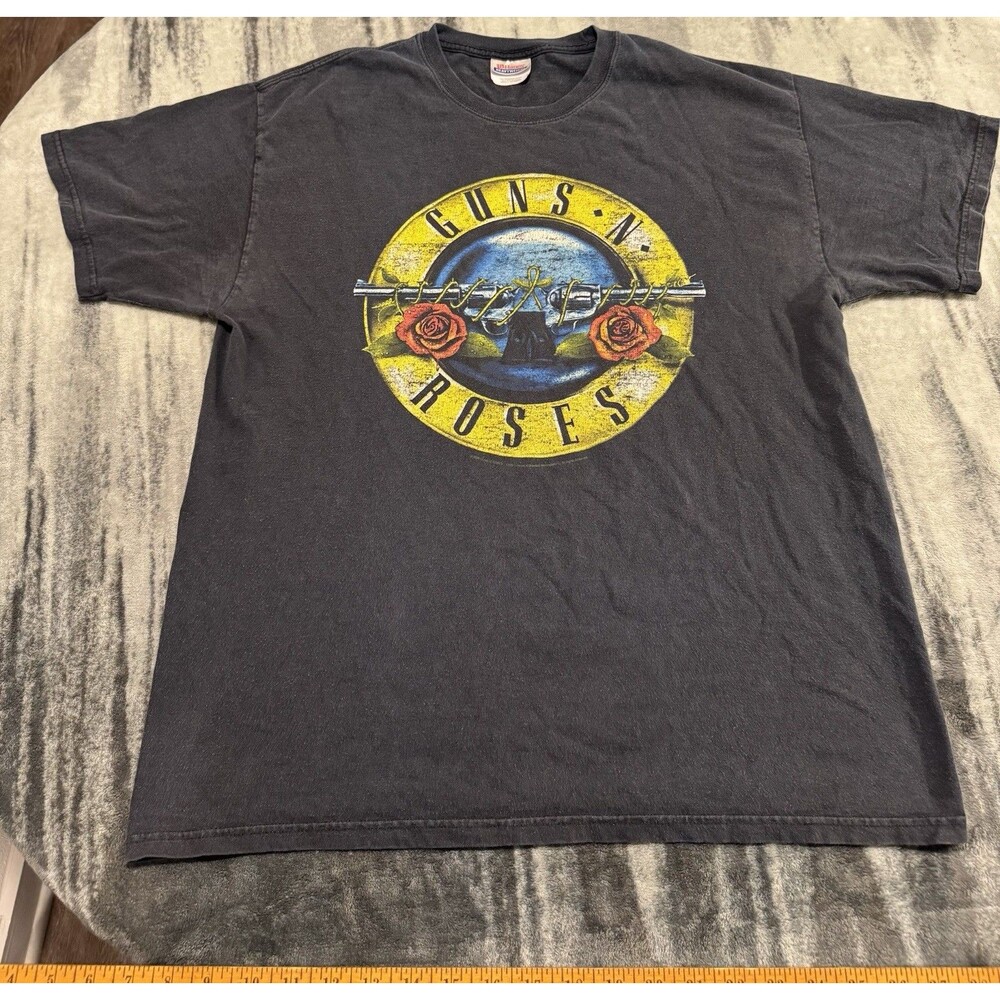 Vintage GUNS N ROSES - Los Angeles 2008- Size LG Tour T Shirt Y2k Faded !